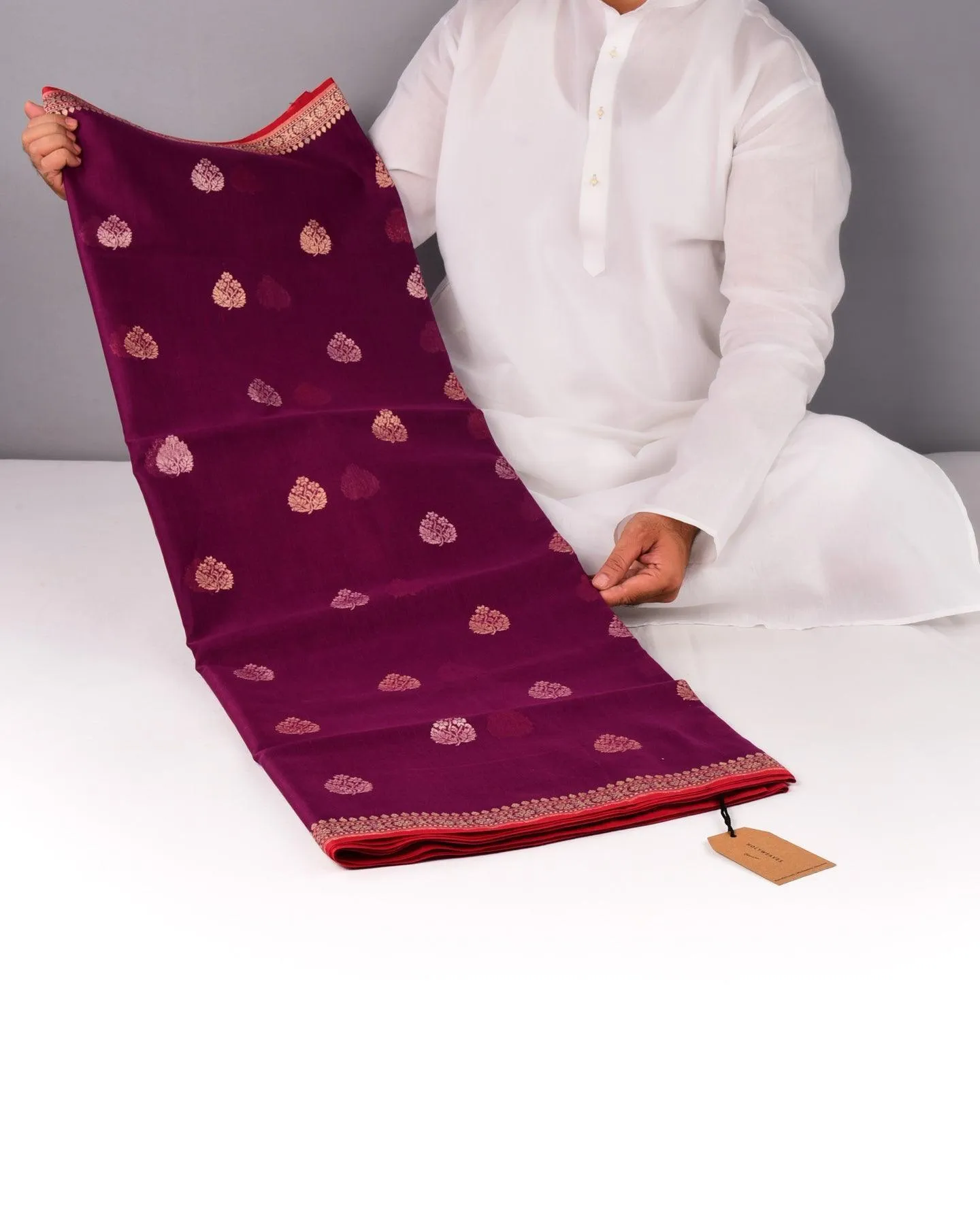 Magenta Banarasi Handwoven Ektara Buti Kadhuan Brocade Handloom Cotton Saree