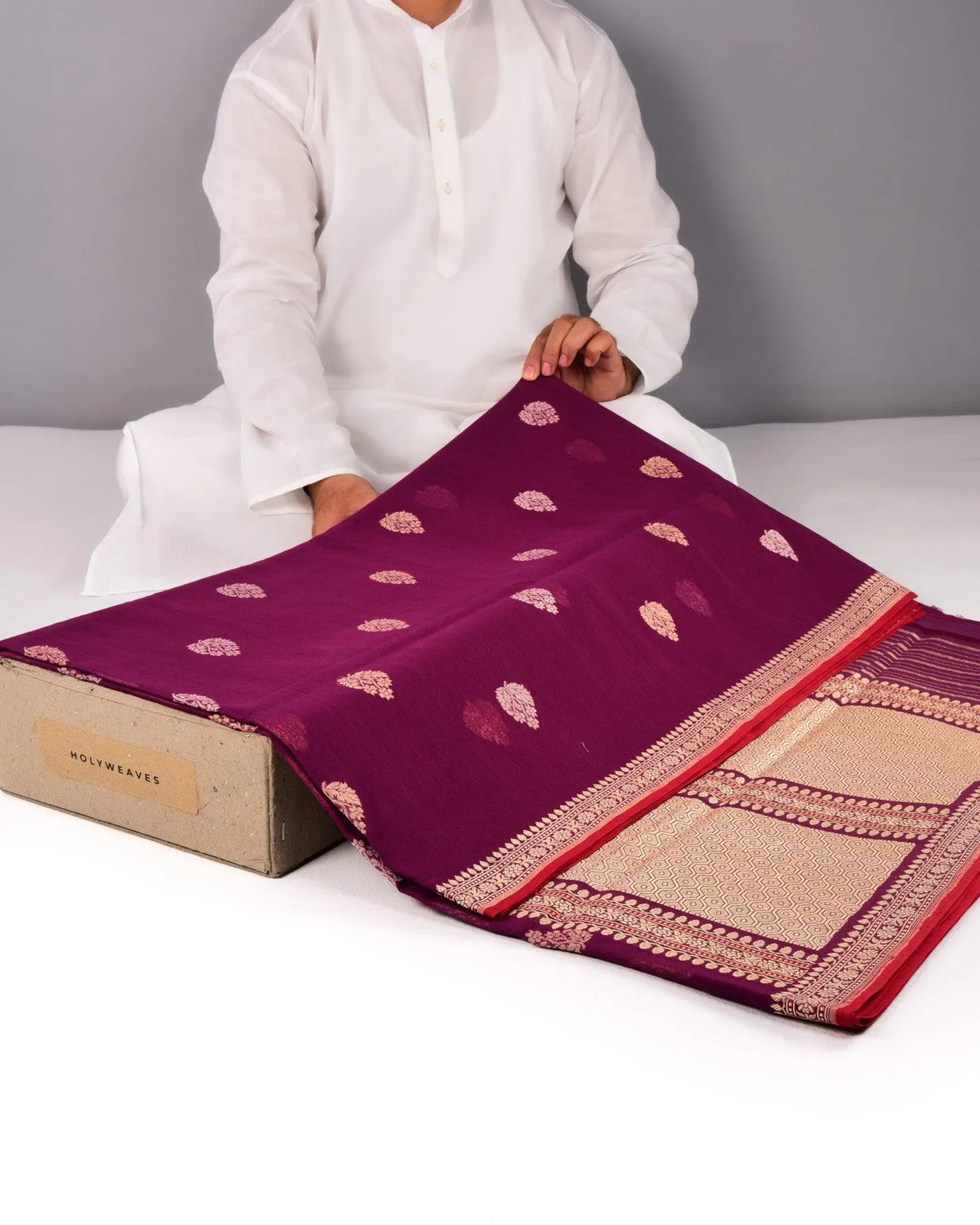 Magenta Banarasi Handwoven Ektara Buti Kadhuan Brocade Handloom Cotton Saree