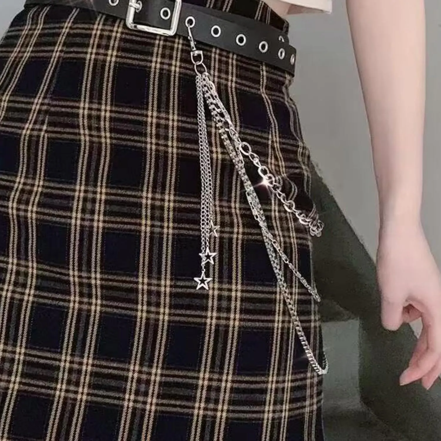 Waist Chains for Women Hip Hop Pants Chain with Keychains Emo Goth Accessories Body Jewelry for Men and Women (Silver)