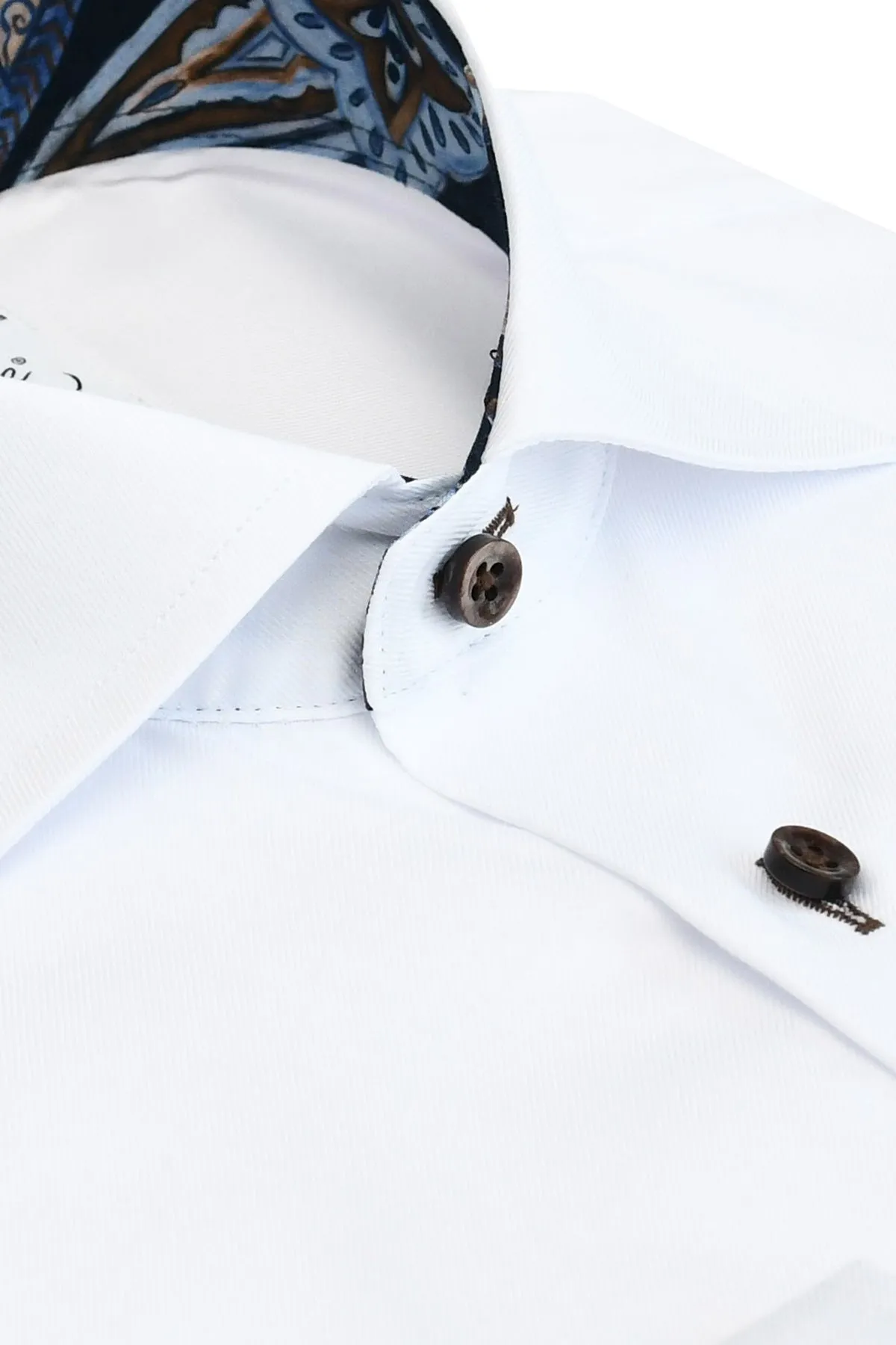 White regular fit shirt with contrast details